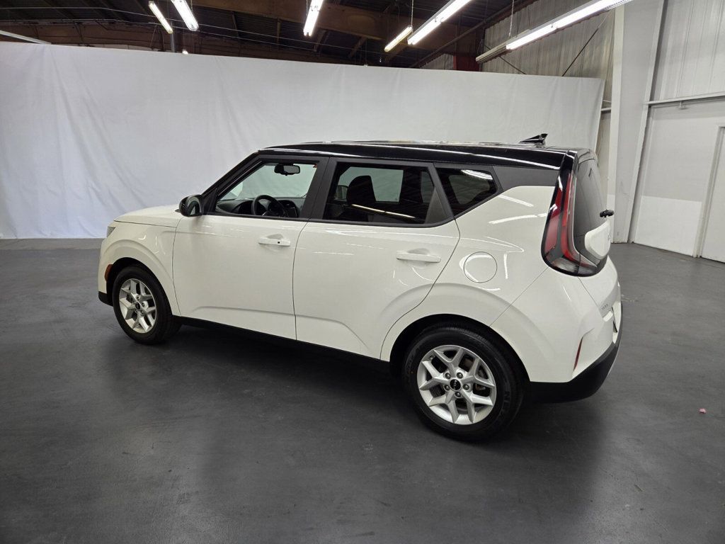 2023 Kia Soul S IVT - 22550977 - 2