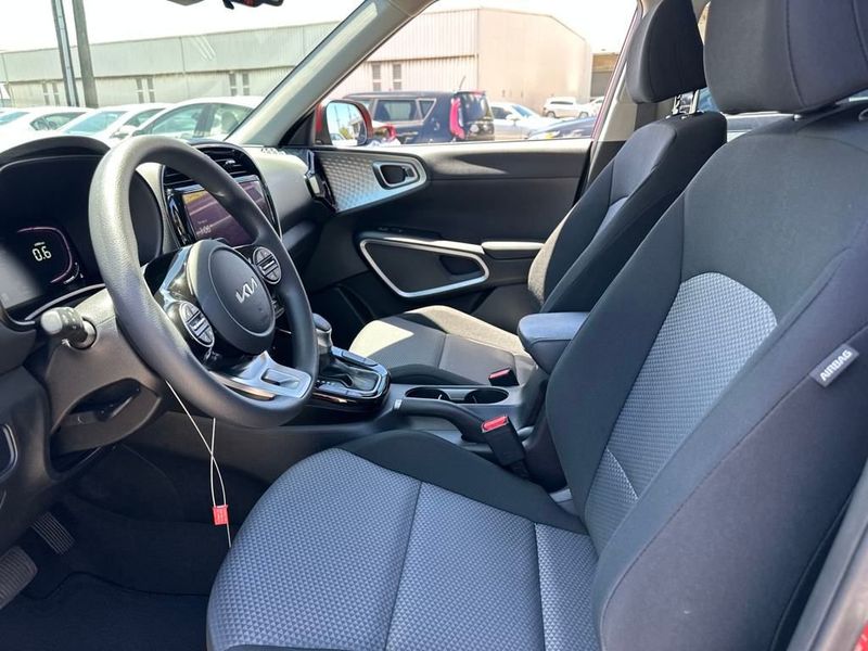 2023 Kia Soul LX S photo 11
