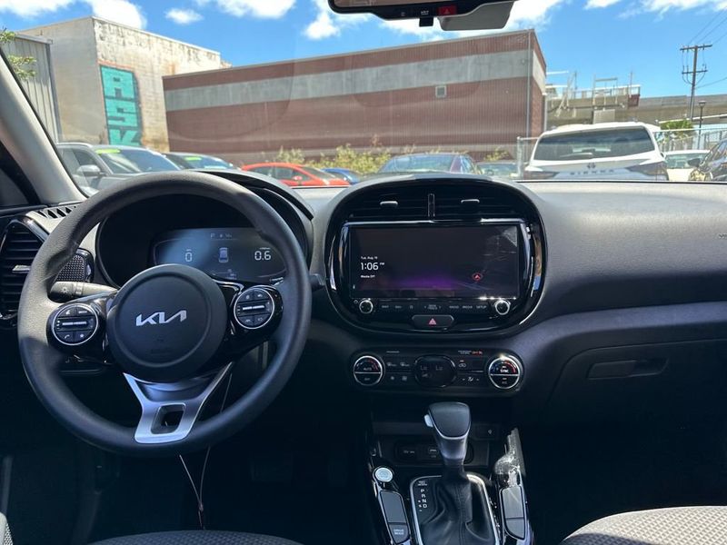 2023 Kia Soul LX S photo 12