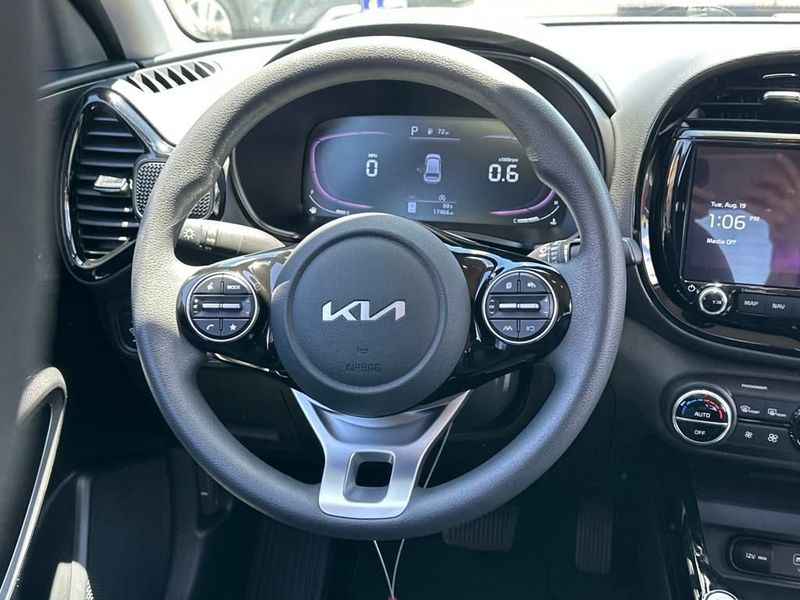 2023 Kia Soul LX S photo 15