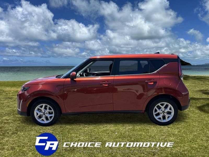 2023 Kia Soul LX S photo 3