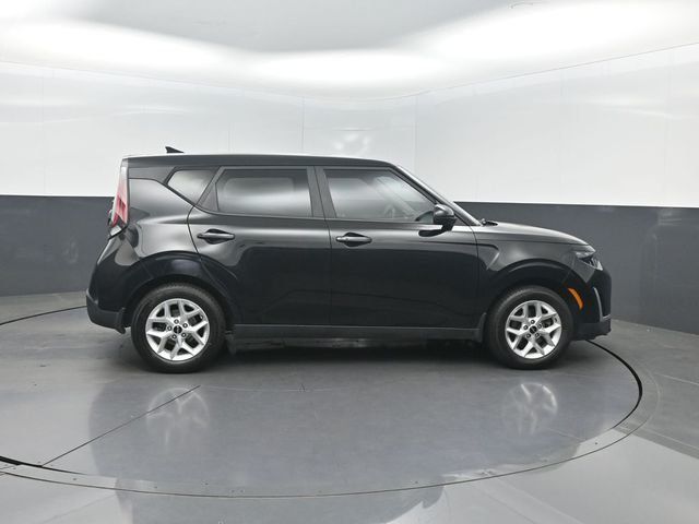 2023 Kia Soul S IVT - 23022423 - 33