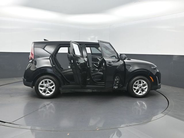 2023 Kia Soul S IVT - 23022423 - 37