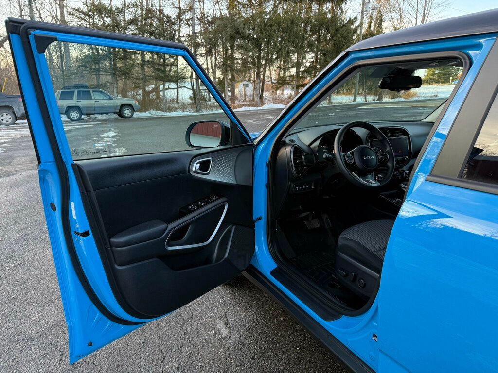 2023 Kia Soul S IVT - 22974886 - 12