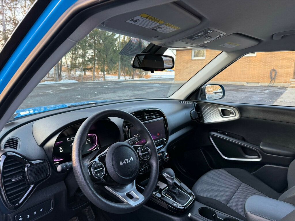 2023 Kia Soul S IVT - 22974886 - 18