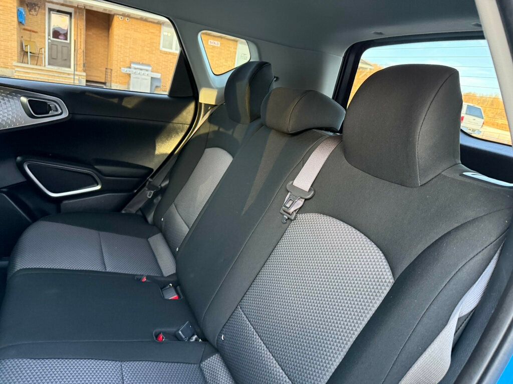 2023 Kia Soul S IVT - 22974886 - 25