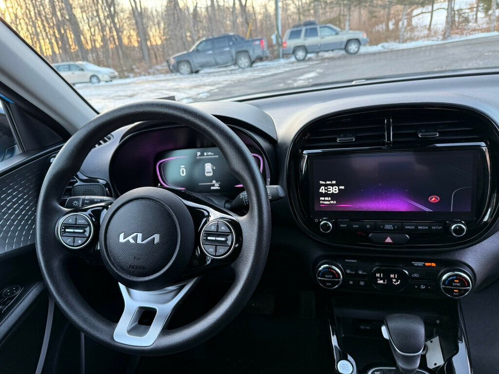 2023 Kia Soul S IVT - 22974886 - 45