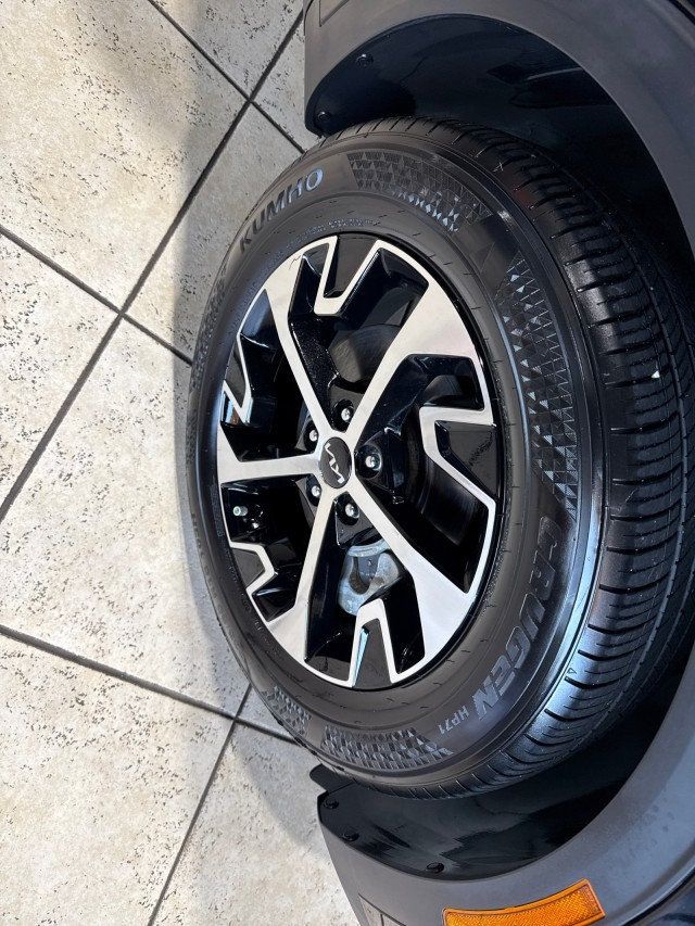 2023 Kia Sportage EX photo 10