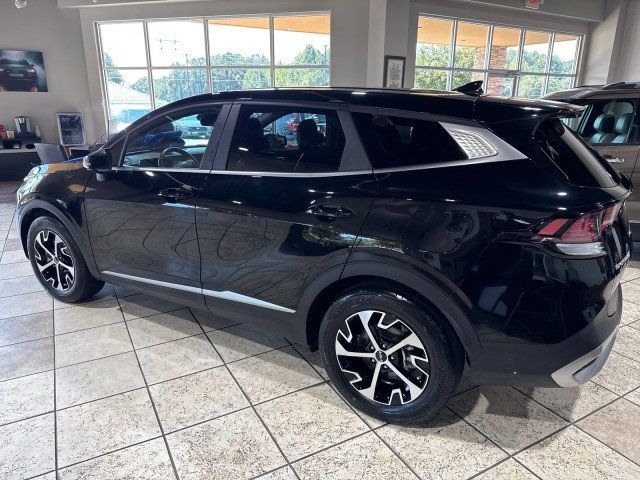 2023 Kia Sportage EX photo 3