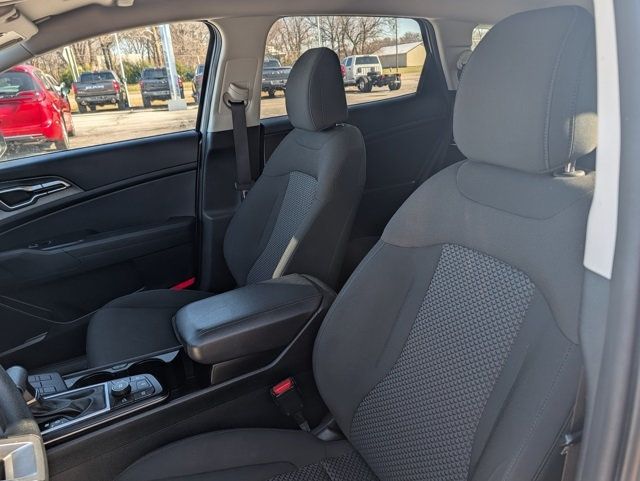 2023 Kia Sportage LX FWD - 22952181 - 11