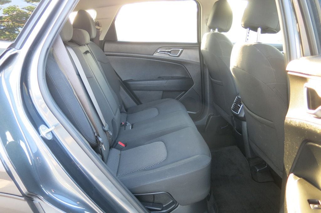 2023 Kia Sportage Hybrid LX AWD - 23055921 - 15