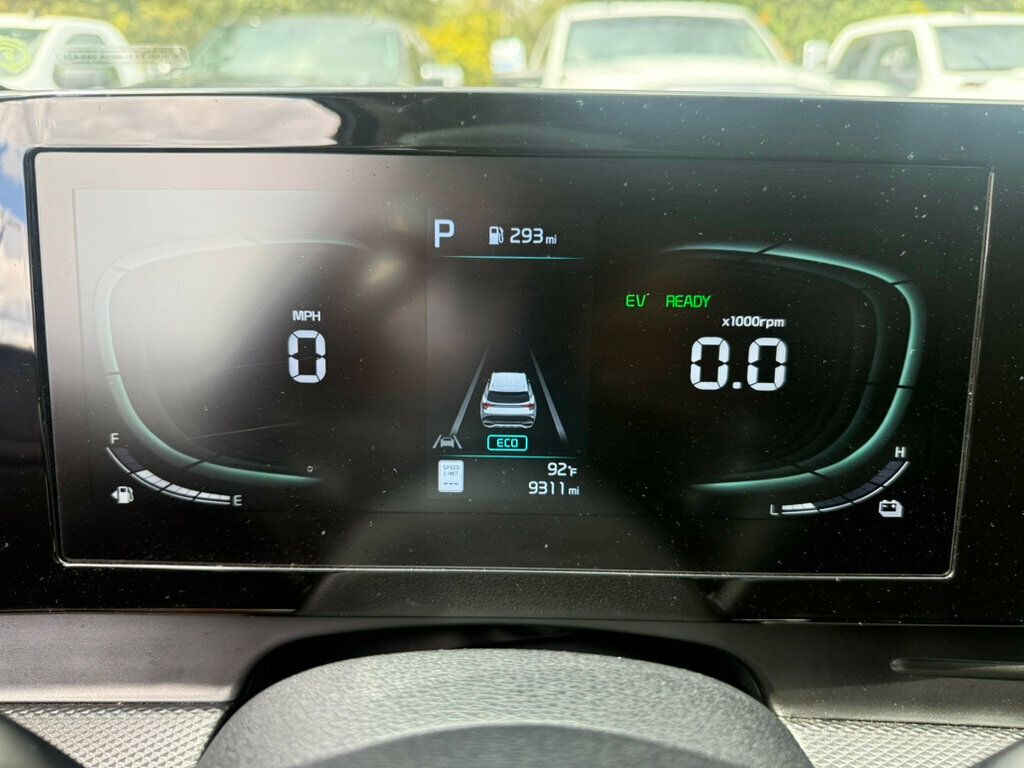 2023 Kia Sportage Hybrid LX photo 4