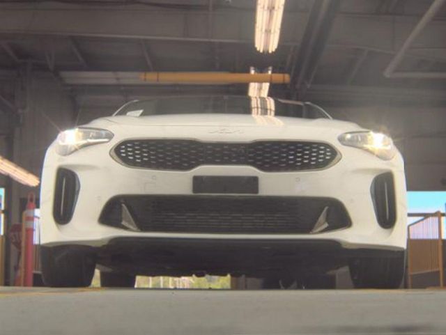2023 Kia Stinger GT2 AWD - 23033315 - 3