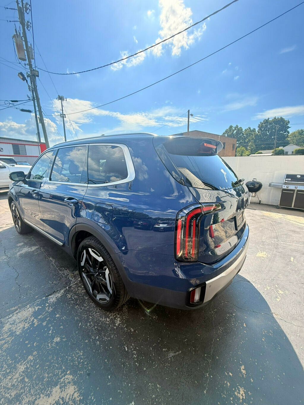 2023 Kia Telluride EX photo 3
