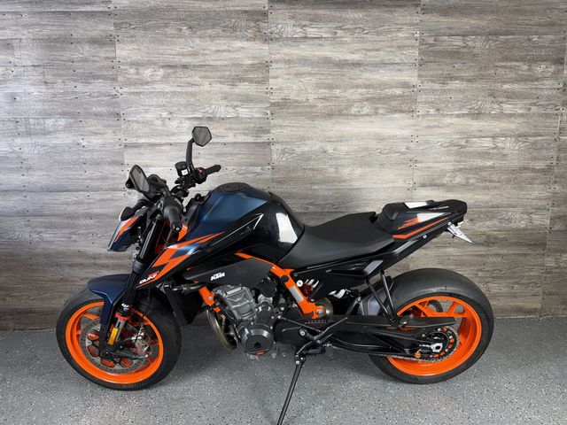 2023 KTM 890 Duke R One Owner! - 23081422 - 10
