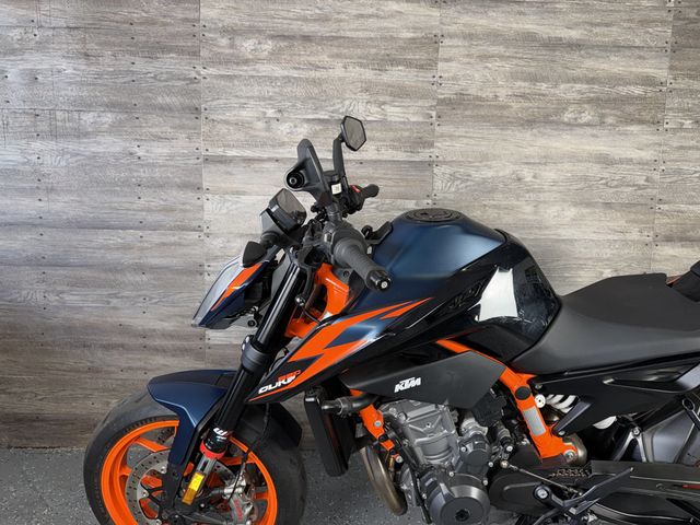 2023 KTM 890 Duke R One Owner! - 23081422 - 11