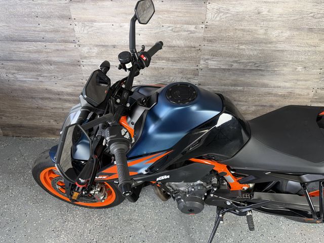 2023 KTM 890 Duke R One Owner! - 23081422 - 12