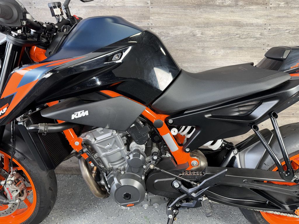 2023 KTM 890 Duke R One Owner! - 23081422 - 13