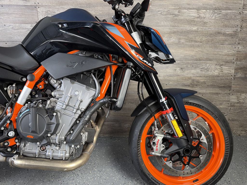 2023 KTM 890 Duke R One Owner! - 23081422 - 4