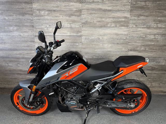 2023 KTM Duke 200 LOW MILES! - 22947072 - 10