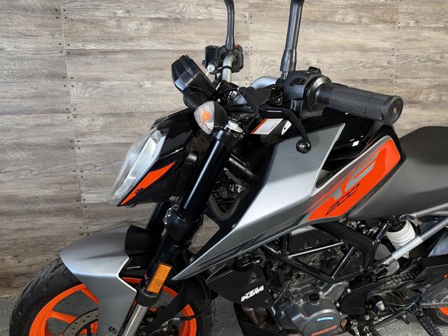 2023 KTM Duke 200 LOW MILES! - 22947072 - 11