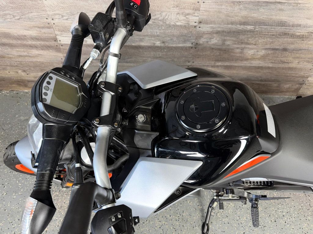 2023 KTM Duke 200 LOW MILES! - 22947072 - 12