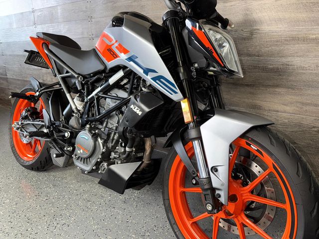2023 KTM Duke 200 LOW MILES! - 22947072 - 1