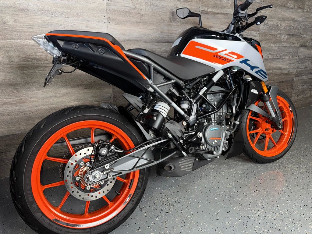 2023 KTM Duke 200 LOW MILES! - 22947072 - 2