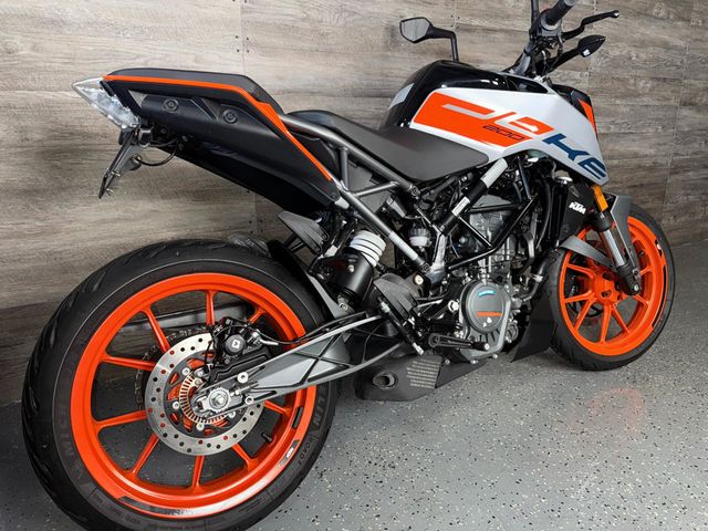2023 KTM Duke 200 LOW MILES! - 22947072 - 2
