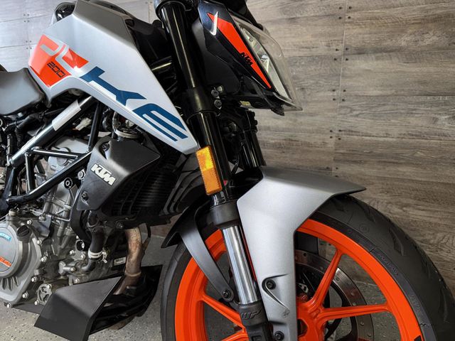 2023 KTM Duke 200 LOW MILES! - 22947072 - 4