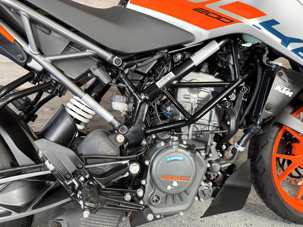 2023 KTM Duke 200 LOW MILES! - 22947072 - 5