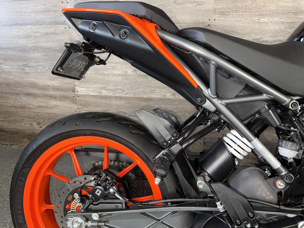 2023 KTM Duke 200 LOW MILES! - 22947072 - 6