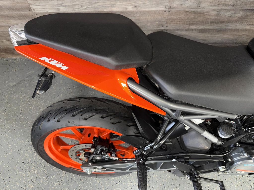 2023 KTM Duke 200 LOW MILES! - 22947072 - 7