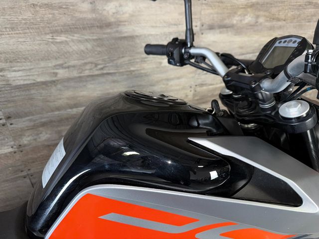 2023 KTM Duke 200 LOW MILES! - 22947072 - 8