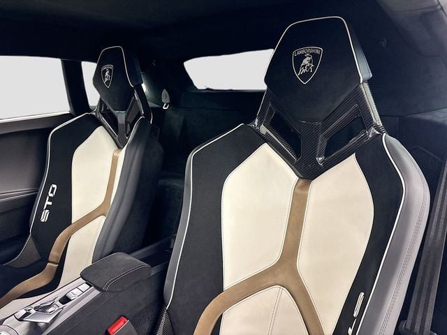 2023 Lamborghini Huracan STO Coupe - 23012534 - 13