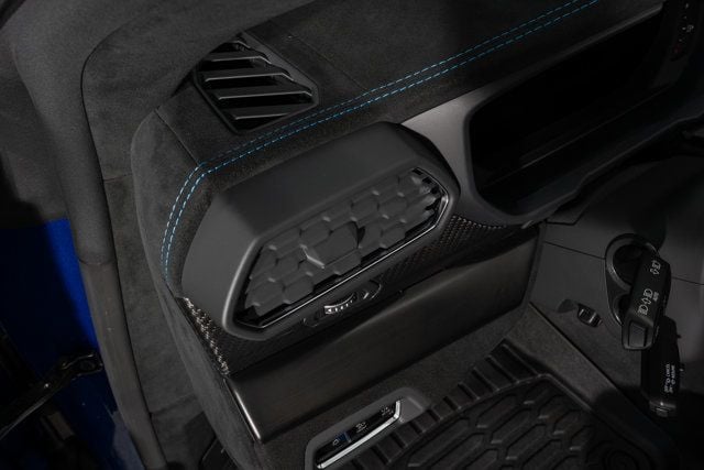 2023 Lamborghini Urus Performante photo 11