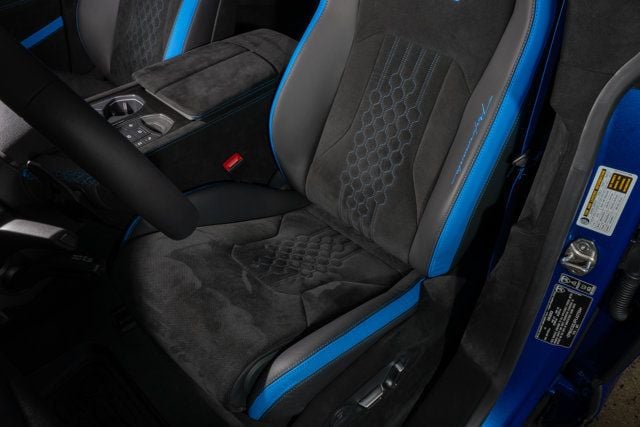 2023 Lamborghini Urus Performante photo 18