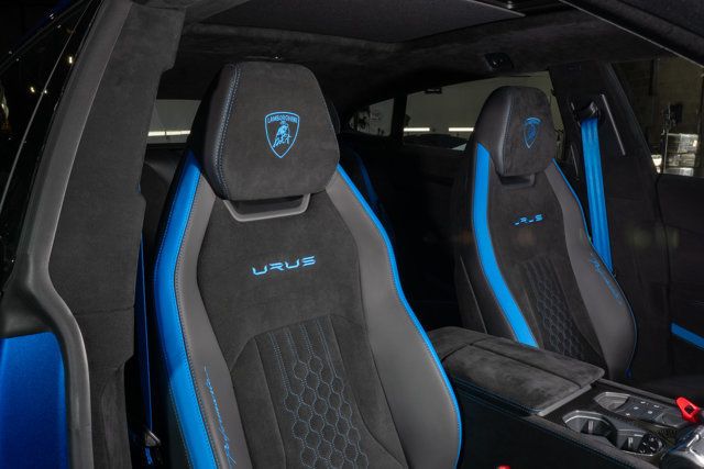 2023 Lamborghini Urus Performante photo 19