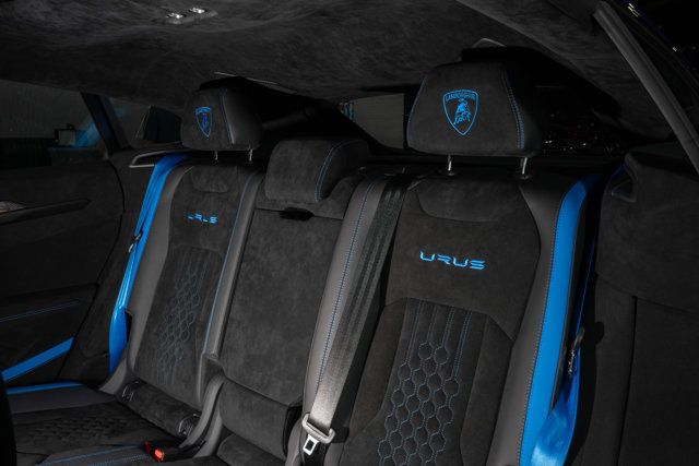 2023 Lamborghini Urus Performante photo 21