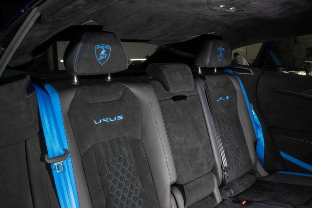 2023 Lamborghini Urus Performante photo 23