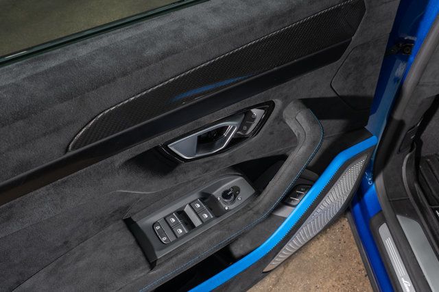 2023 Lamborghini Urus Performante photo 28