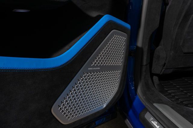 2023 Lamborghini Urus Performante photo 34