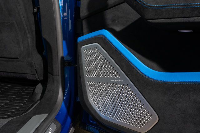 2023 Lamborghini Urus Performante photo 36