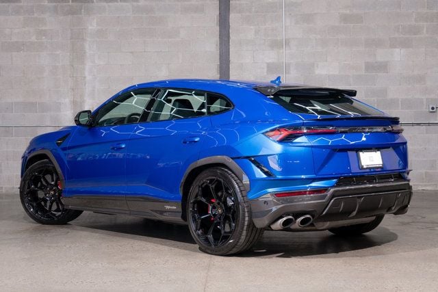 2023 Lamborghini Urus Performante photo 5