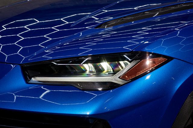 2023 Lamborghini Urus Performante photo 40