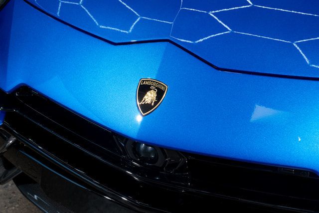 2023 Lamborghini Urus Performante photo 41