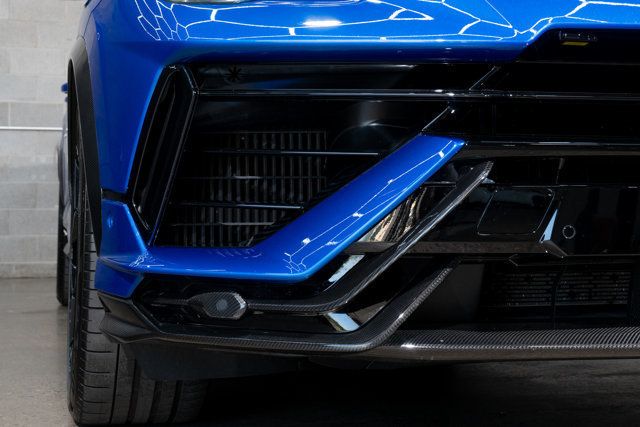 2023 Lamborghini Urus Performante photo 42