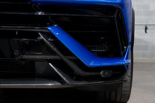 2023 Lamborghini Urus Performante photo 43
