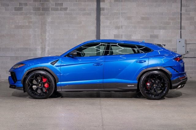 2023 Lamborghini Urus Performante photo 6