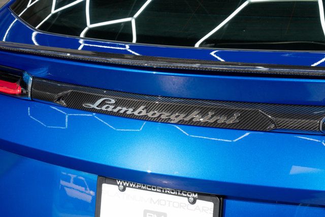 2023 Lamborghini Urus Performante photo 48